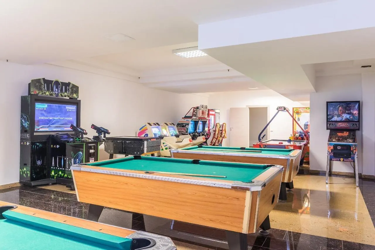 Ξενοδοχείο με διαμερίσματα Family Resort Del Mar Banjole