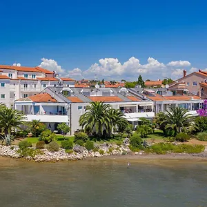 Ana Apartman