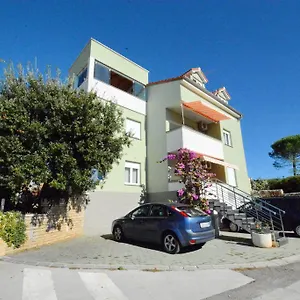 https://villa-batur.hotelinzadar.com