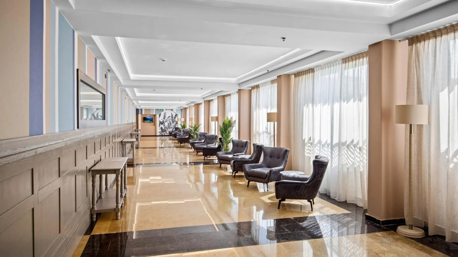 Aparthotel Family Resort Del Mar